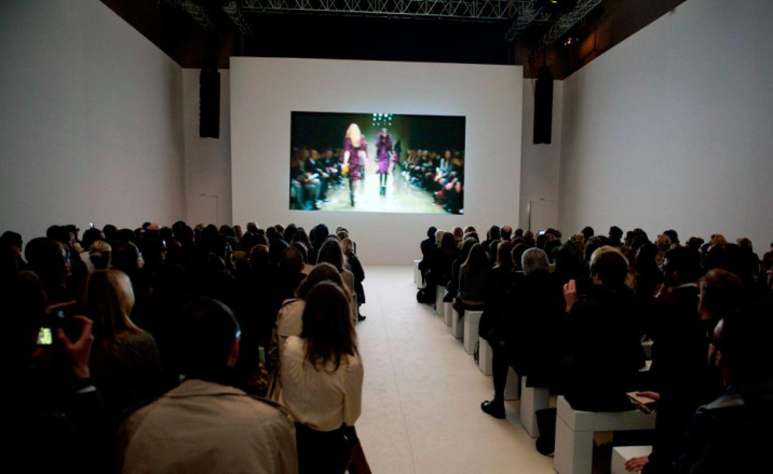 Burberry streams its London runway in live 3D