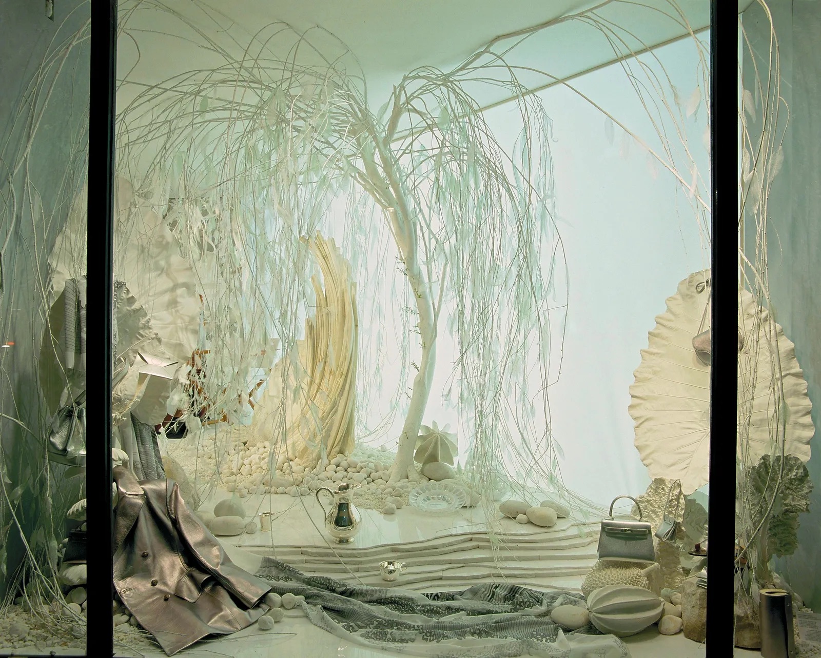 A Leïla Menchari–designed vitrine for Hermès, 1998. Source: Hermès