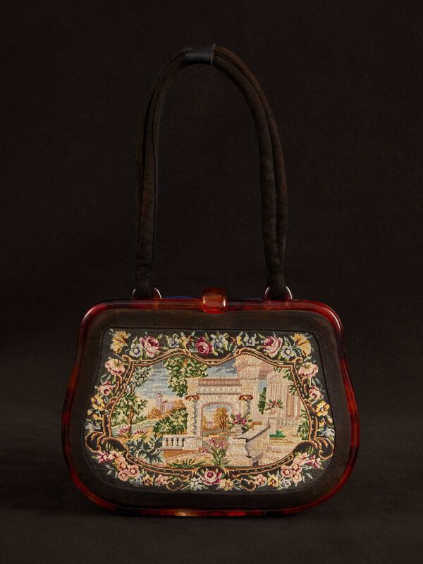 LOEWE ARCHIVE SHOOT LANDING PAGE 2024 RGB CROPPED 2250 X3000 6