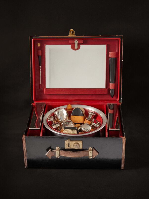 LOEWE ARCHIVE SHOOT LANDING PAGE 2024 RGB CROPPED 2250 X3000 7