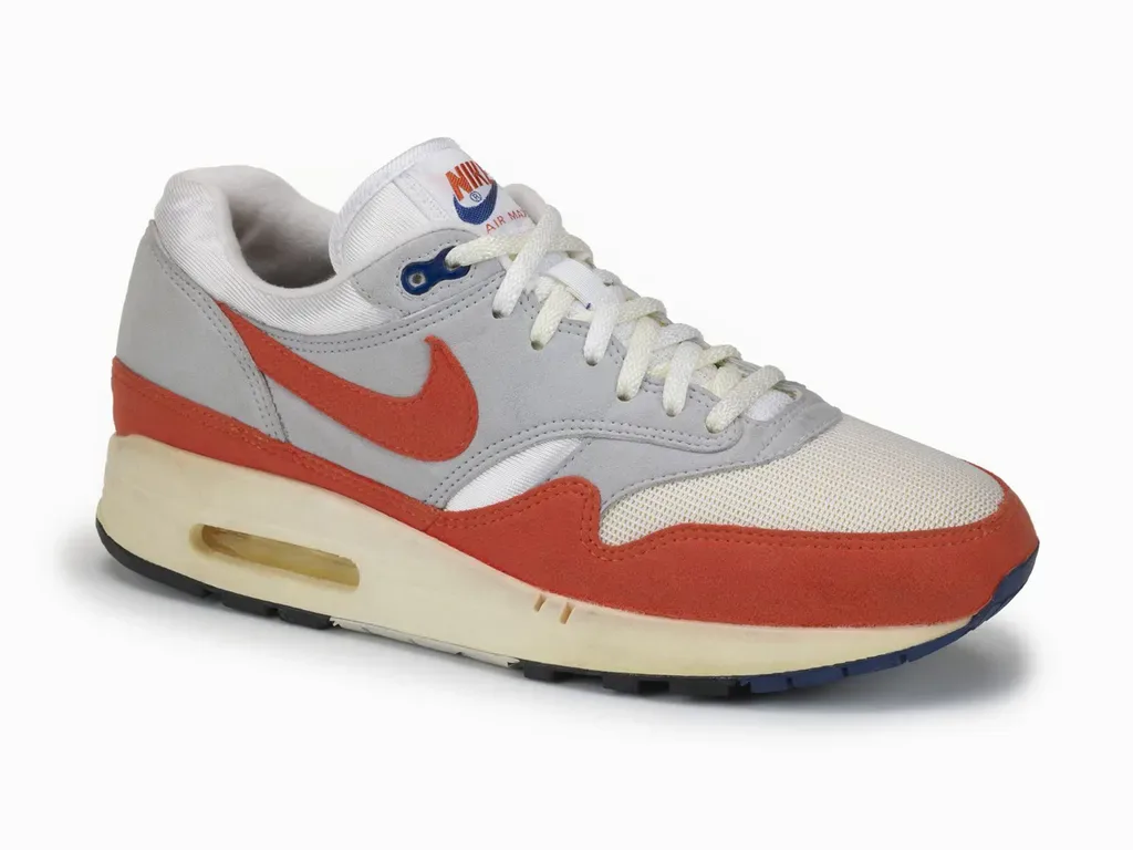 Nike Air Max 1 makes the Air visible in 1987