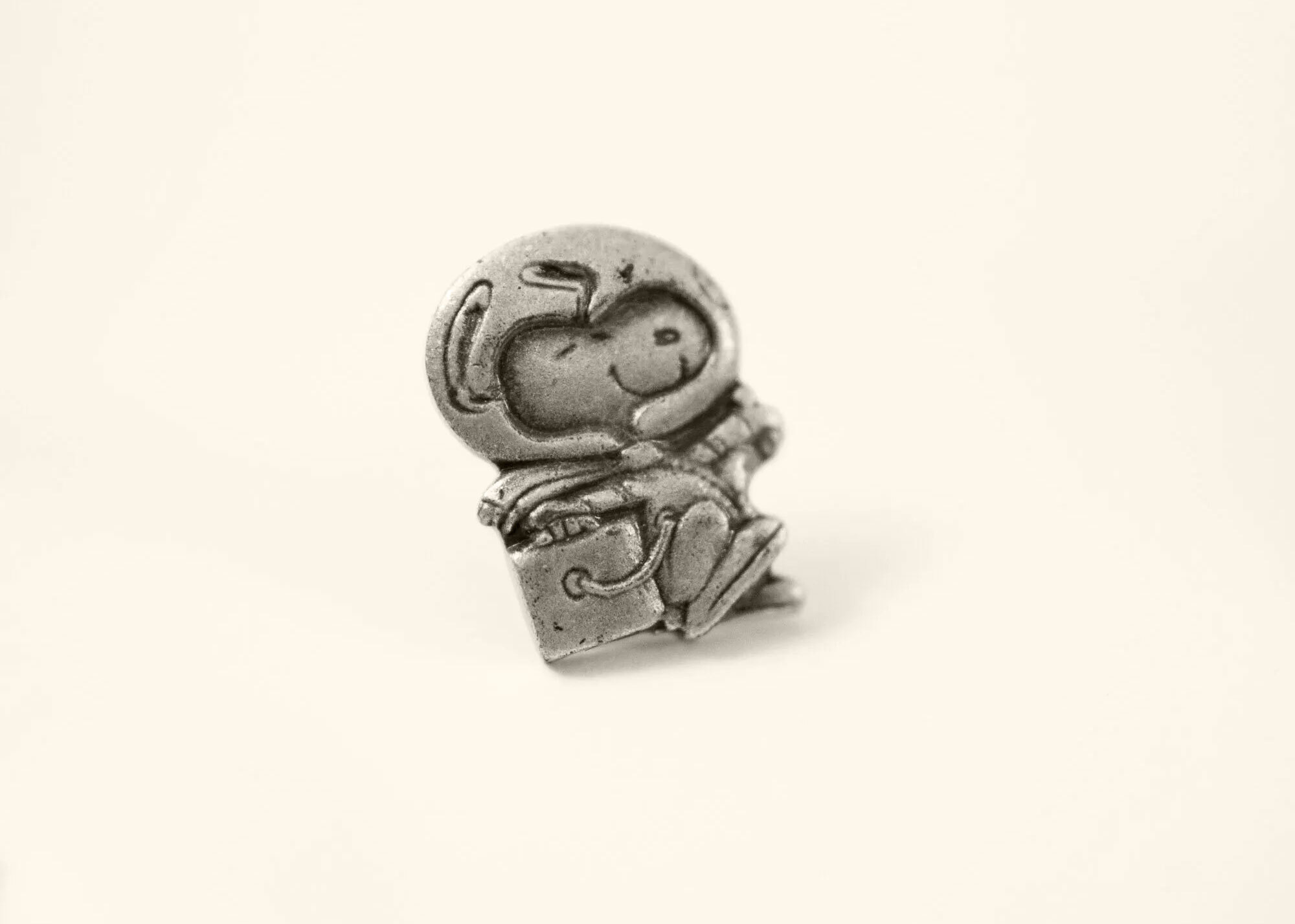 The Silver Snoopy pin. Source: OMEGA