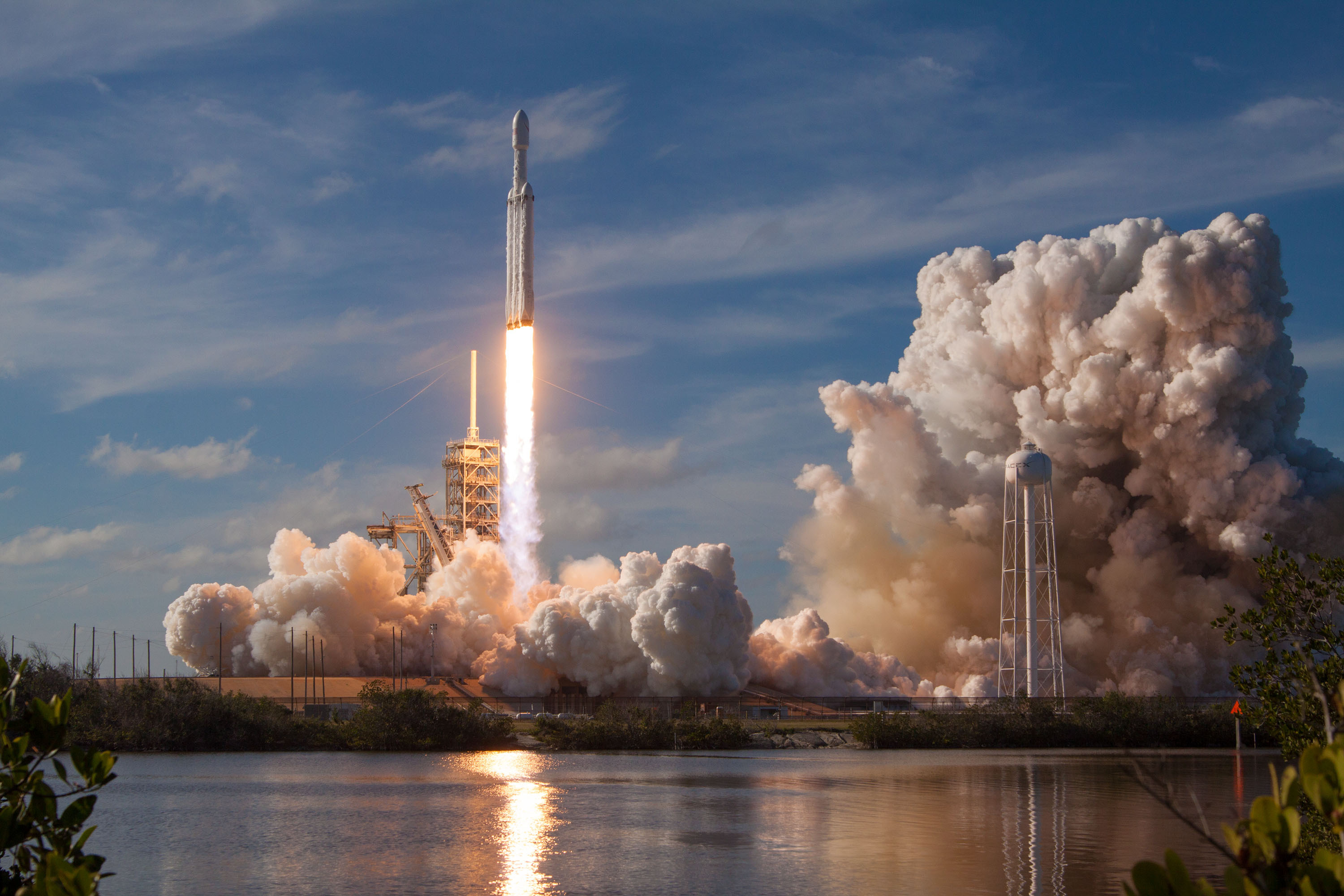 FALCON HEAVY rocket launches off launch pad. Image Source: SpaceX